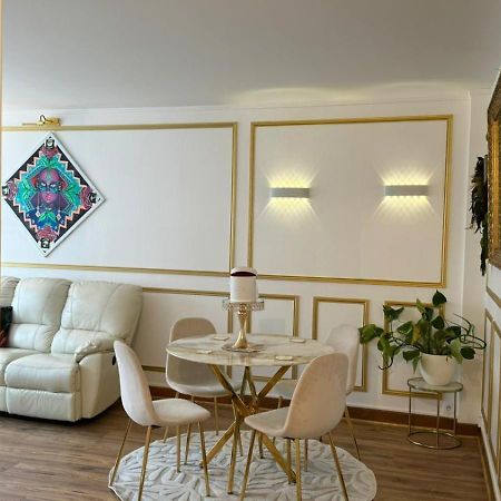 Paris La Defense Design Au Pied De La Gare Et Centre Commercial Westfield 쀼또 외부 사진